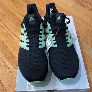 BRAND NEW ADIDAS ULTRABOOST 5.0 DNA